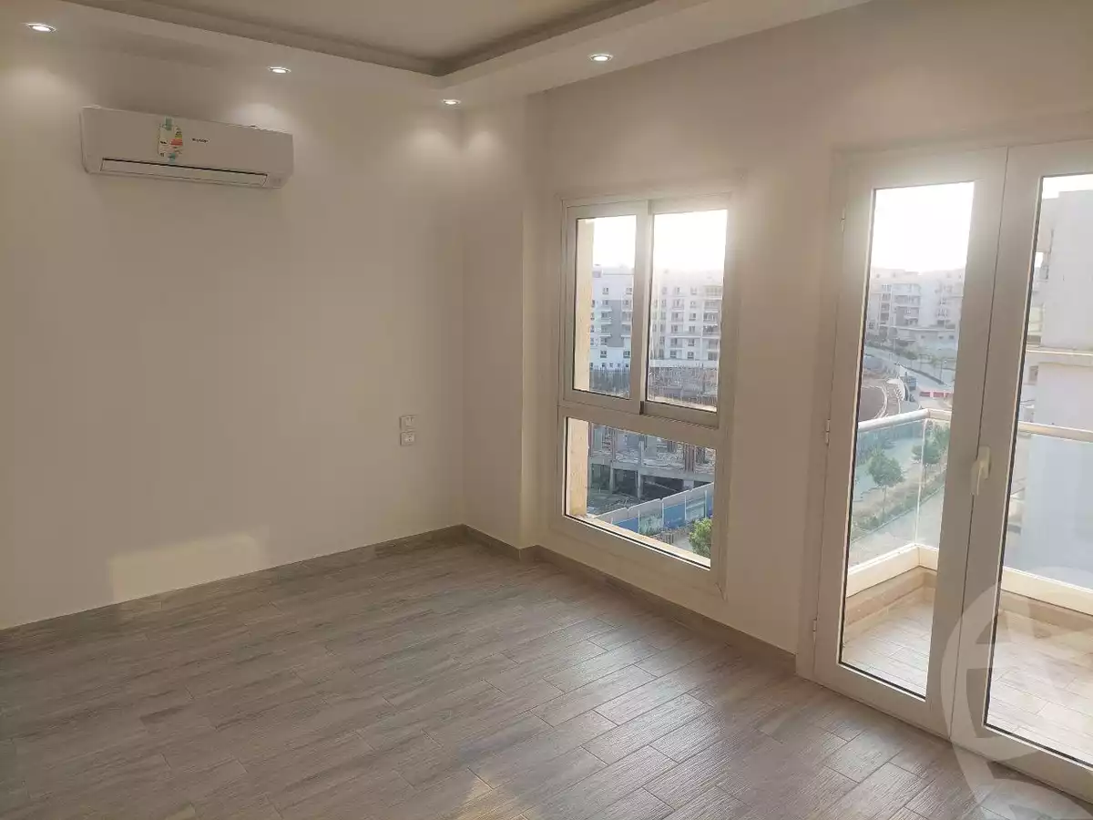 https://aqarmap.com.eg/ar/listing/6267700-for-rent-cairo-new-cairo-compounds-mwntn-fyw-y-syty-club-park-mountain-view-icity