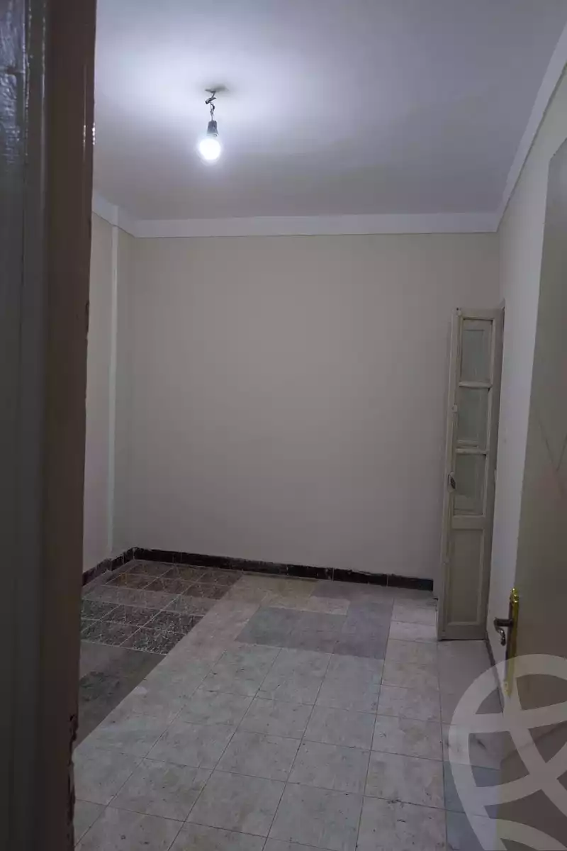 https://aqarmap.com.eg/ar/listing/6307139-for-sale-alexandria-sydy-bshr-sydy-bshr-bhry-shr-mhmwd-l-yswy