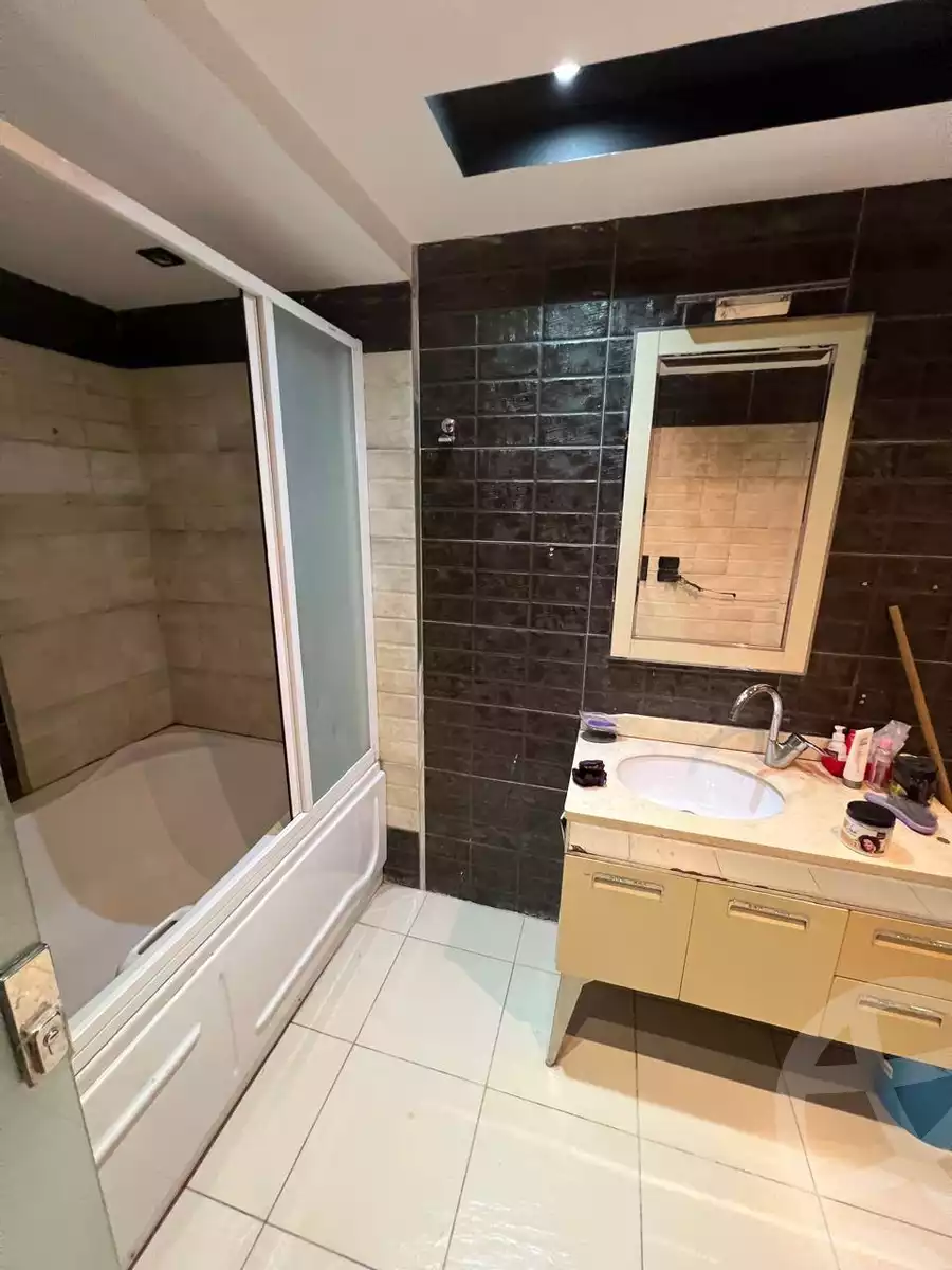 https://aqarmap.com.eg/ar/listing/6309889-for-sale-cairo-helwan-helwan-el-sharkeya-abd-el-rahman-pasha-st