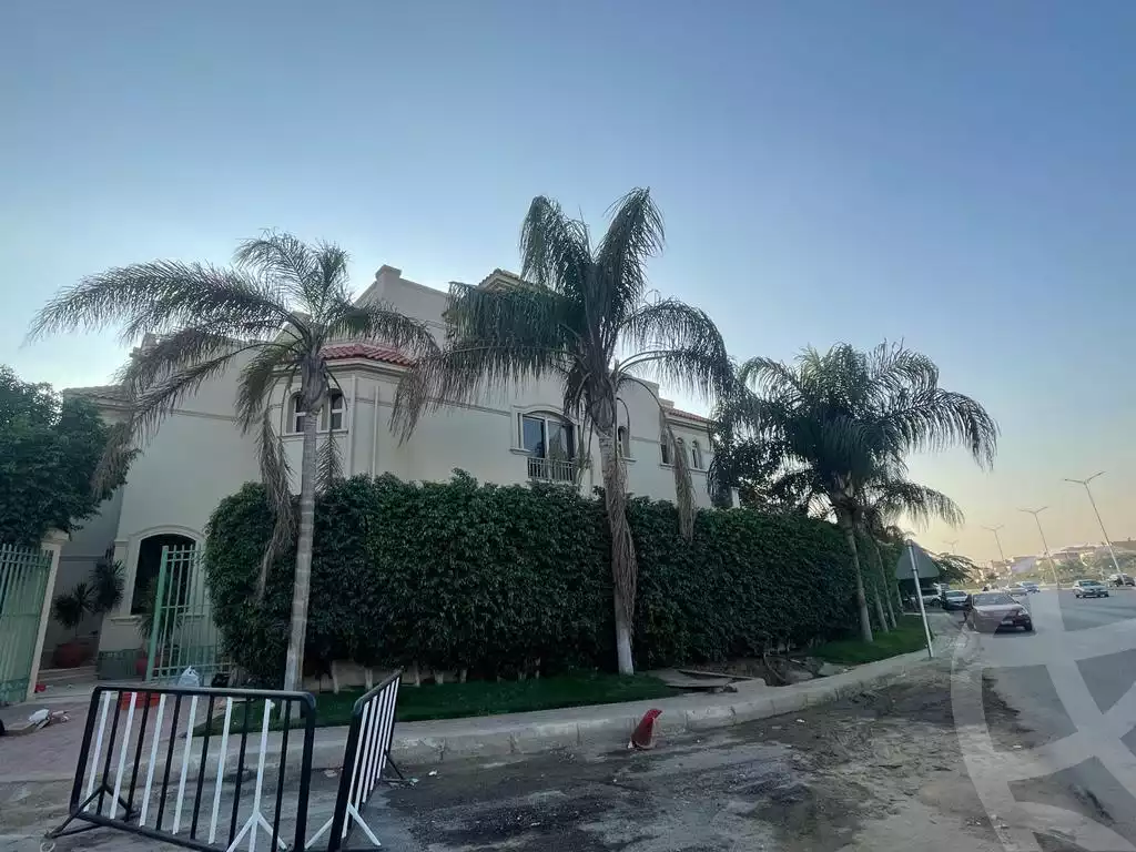 https://aqarmap.com.eg/en/listing/6310110-for-sale-cairo-new-cairo-compounds-el-patio-oro
