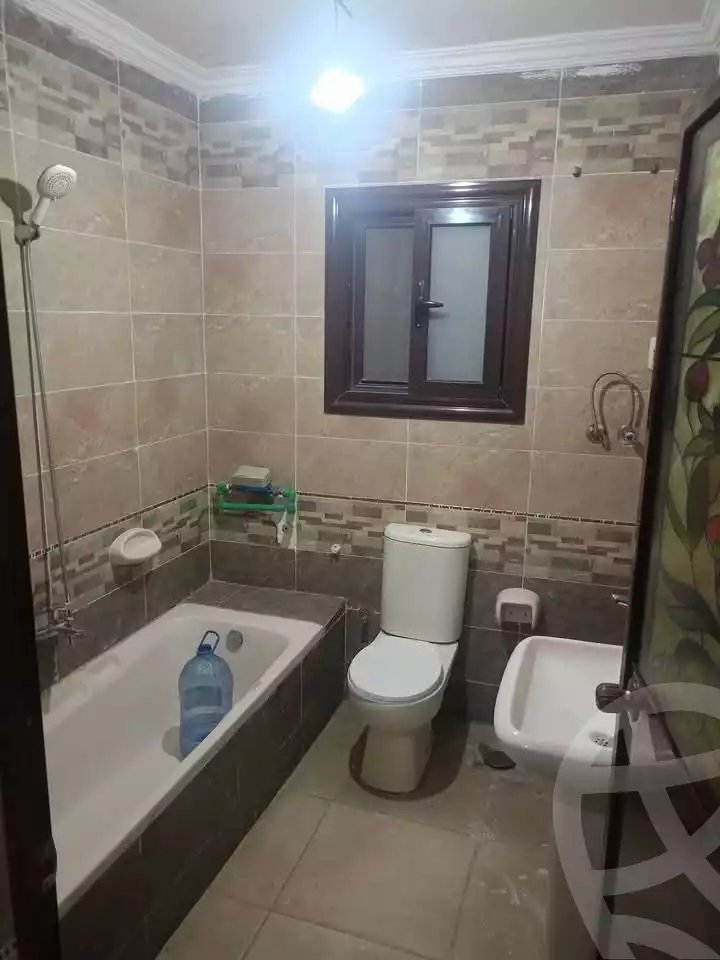 https://aqarmap.com.eg/ar/listing/6312590-for-sale-alexandria-l-jmy-lbytsh-al-aeda-al-kadema-st