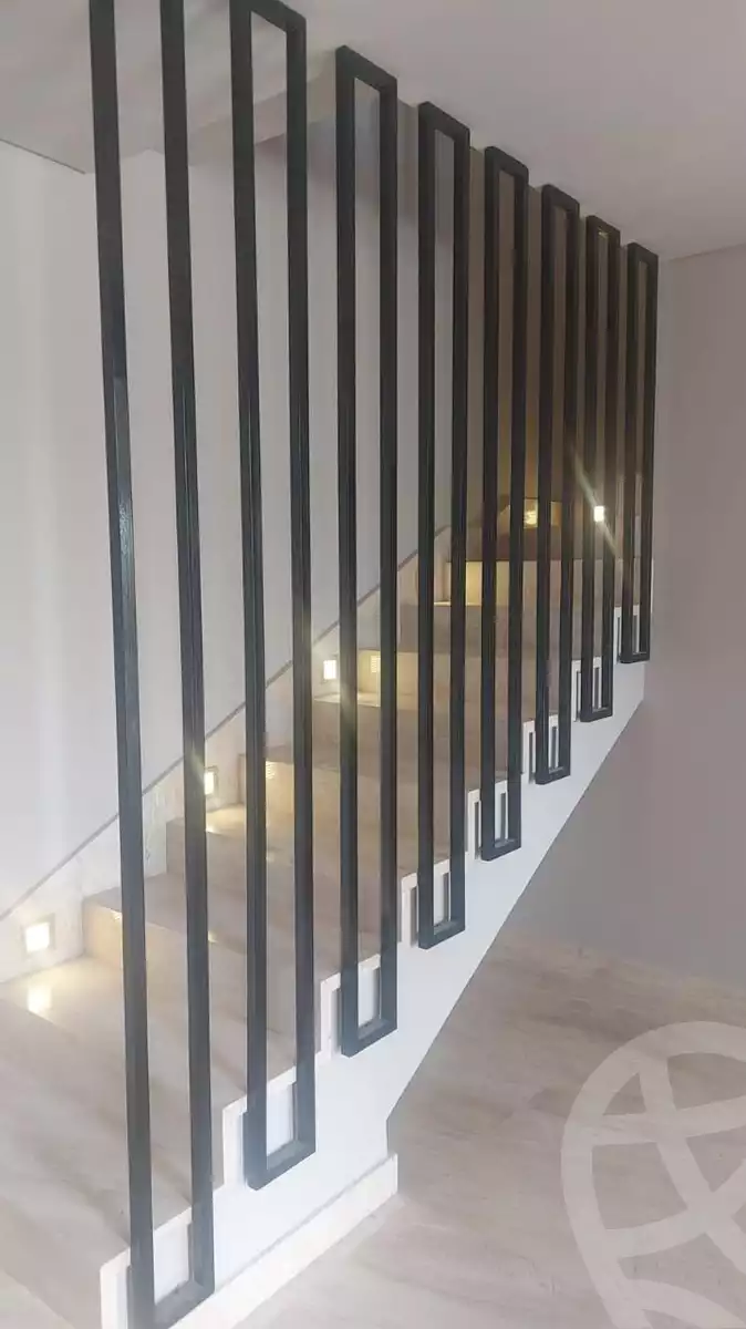https://aqarmap.com.eg/ar/listing/6313757-for-rent-cairo-el-sheikh-zayed-city-compounds-kmbwnd-wyst-twn-swdyk