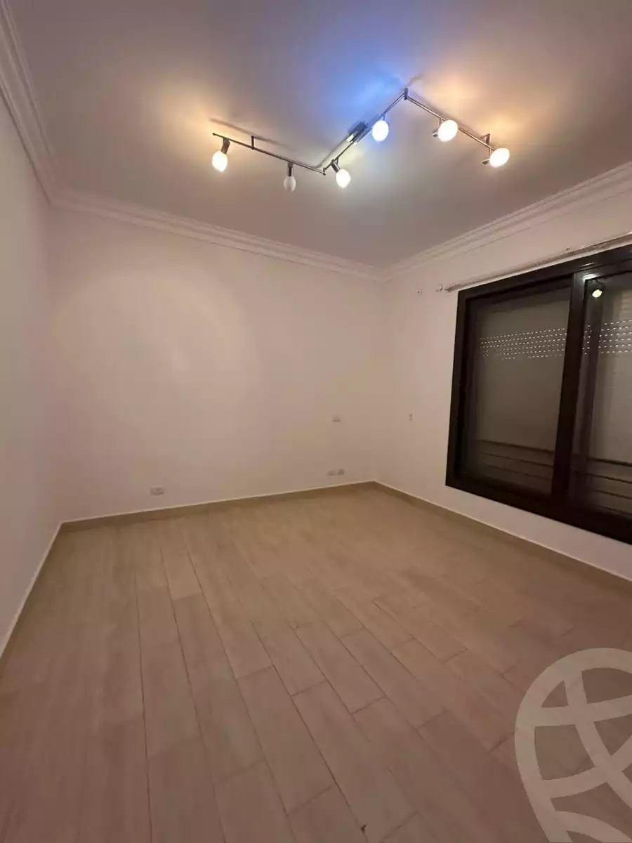 https://aqarmap.com.eg/en/listing/6313784-for-sale-cairo-el-sheikh-zayed-city-compounds-beverly-hills
