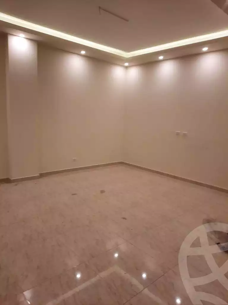 https://aqarmap.com.eg/en/listing/6313999-for-sale-cairo-el-sheikh-zayed-city-compounds-kmbwnd-wyst-twn-swdyk