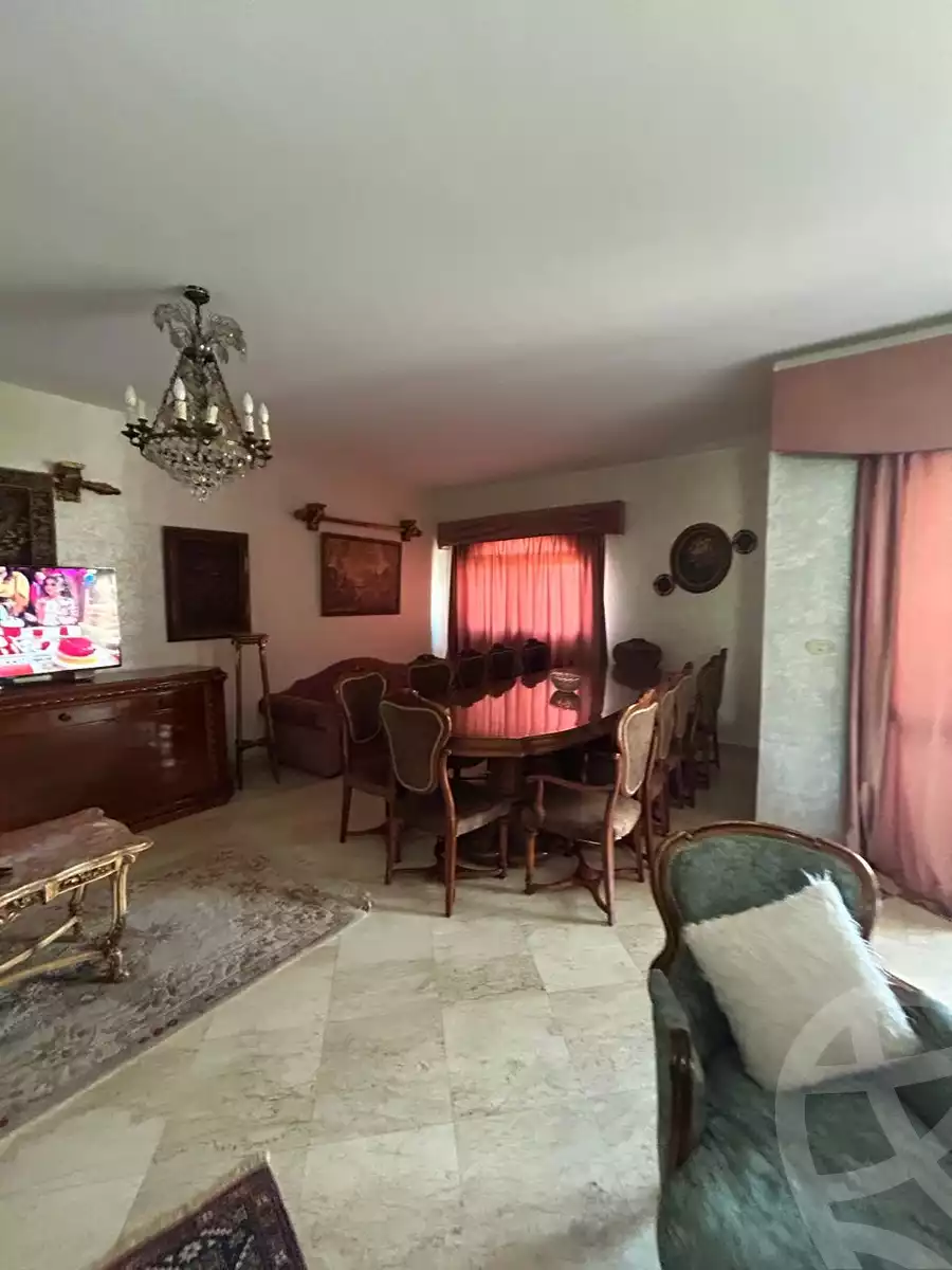 https://aqarmap.com.eg/en/listing/6314122-for-sale-cairo-el-sheikh-zayed-city-compounds-kmbwnd-wyst-twn-swdyk