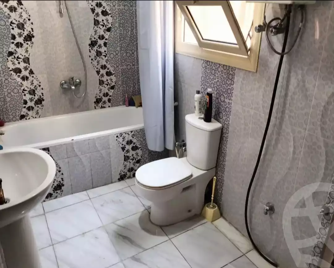 https://aqarmap.com.eg/en/listing/6316971-for-sale-cairo-helwan-helwan-el-sharkeya-ryad-pasha-st