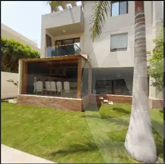 https://aqarmap.com.eg/ar/listing/6322898-for-sale-cairo-el-shorouk-compounds-el-hayah-residence