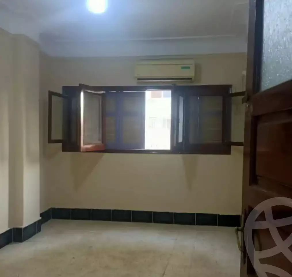 https://aqarmap.com.eg/en/listing/6327549-for-rent-asyut-asyut-city-el-azhar-st