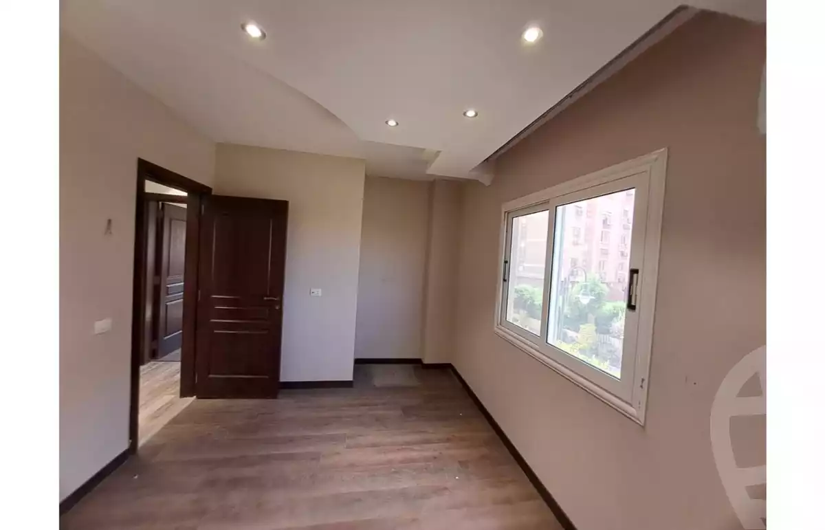 https://aqarmap.com.eg/en/listing/6327962-for-sale-cairo-el-sheikh-zayed-city-compounds-continental-gardens