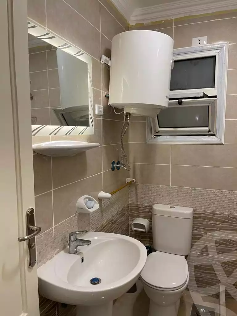 https://aqarmap.com.eg/en/listing/6330690-for-rent-cairo-new-cairo-lrhb-city-phase-8