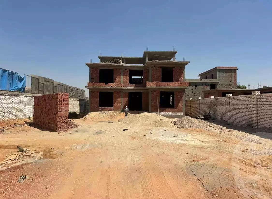 https://aqarmap.com.eg/en/listing/6331924-for-sale-cairo-el-sheikh-zayed-city-lshykh-zyd-ljdyd-el-reef-el-oroby