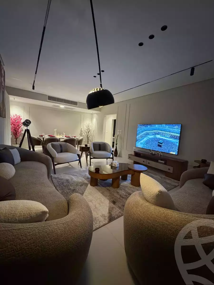 https://aqarmap.com.eg/ar/listing/6334838-for-sale-cairo-el-sheikh-zayed-city-compounds-kmbwnd-wn-16-swdyk