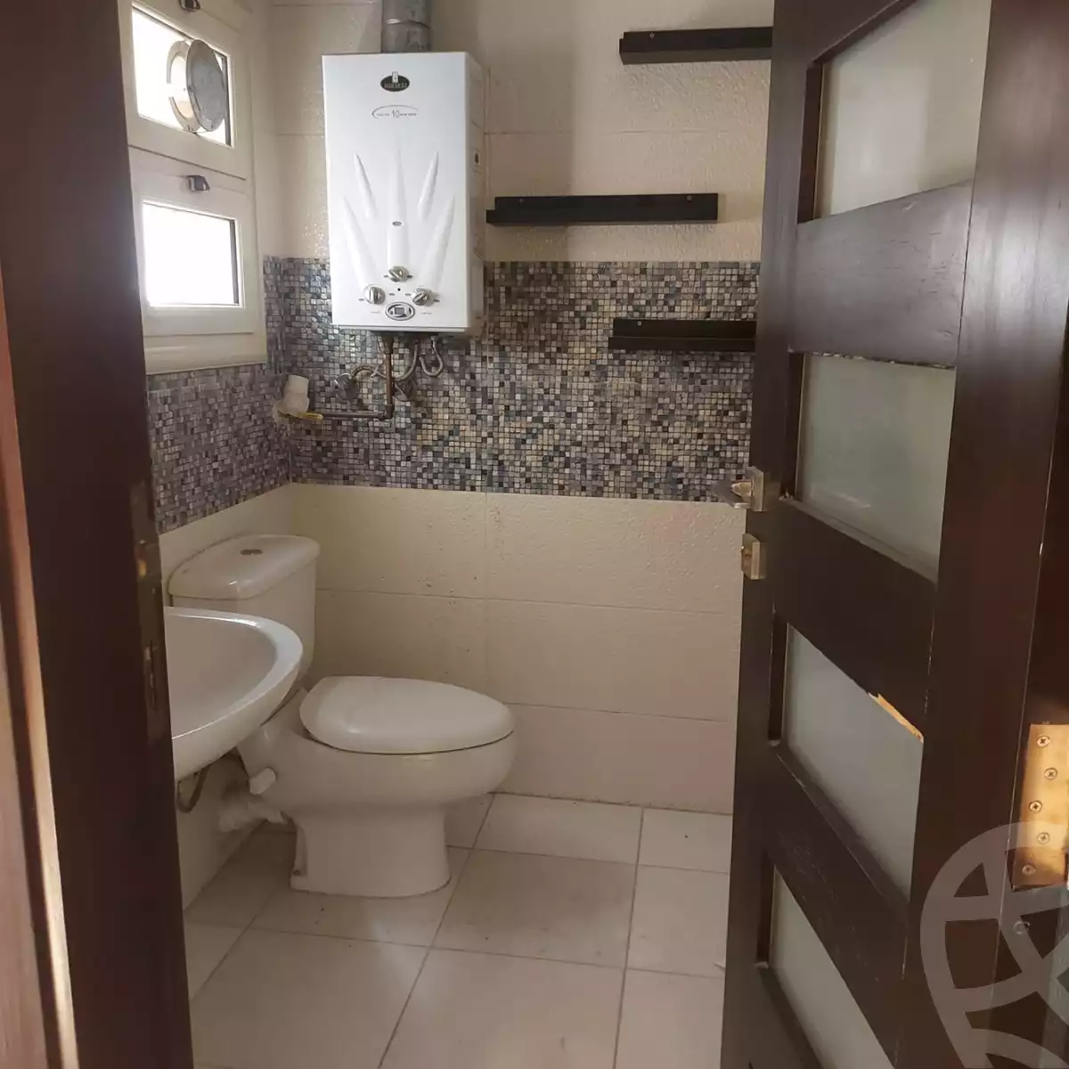 https://aqarmap.com.eg/ar/listing/6339300-for-rent-cairo-6th-of-october-compounds-pyramids-walk