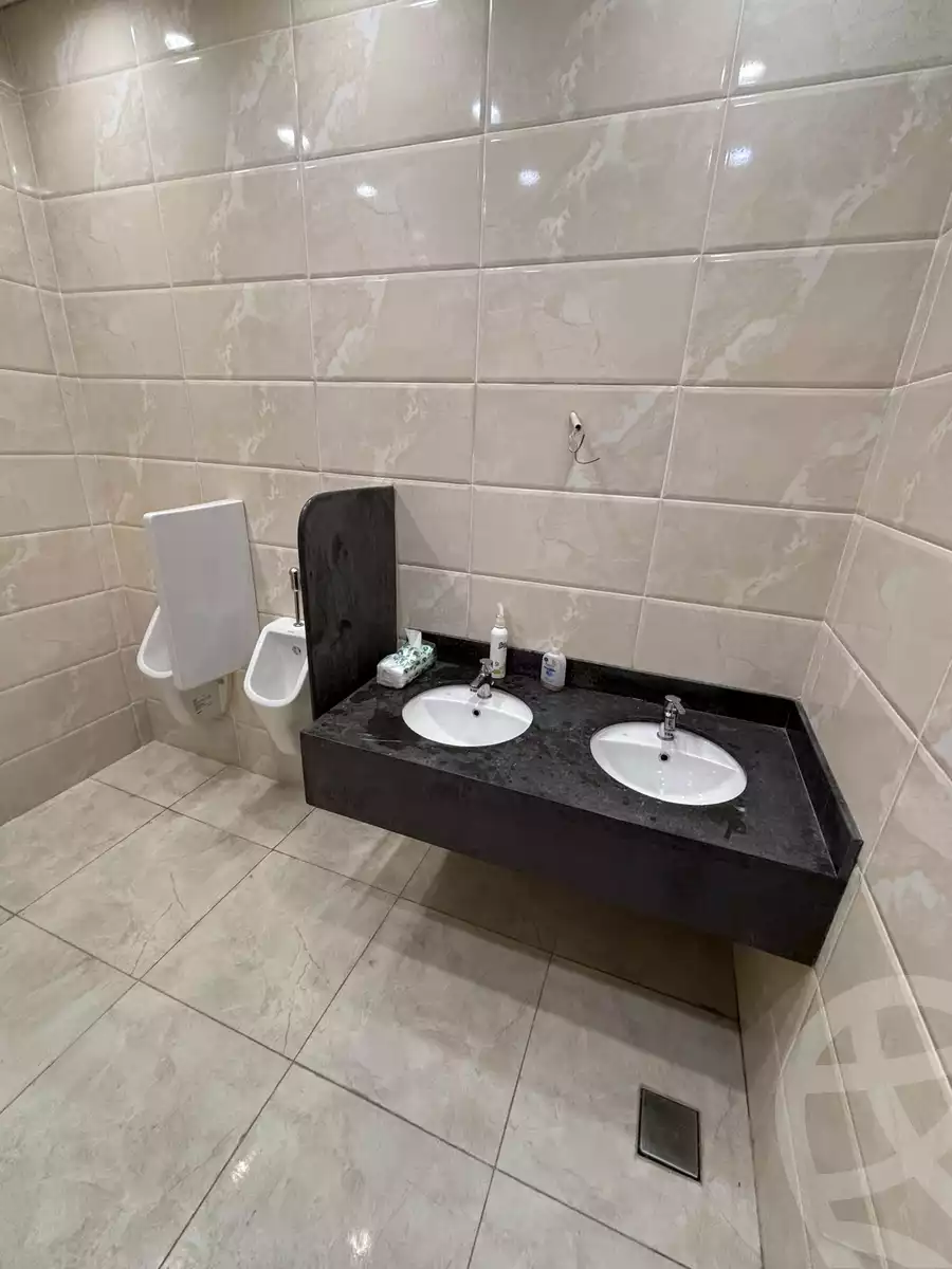 https://aqarmap.com.eg/ar/listing/6339484-for-rent-cairo-new-cairo-compounds-the-square