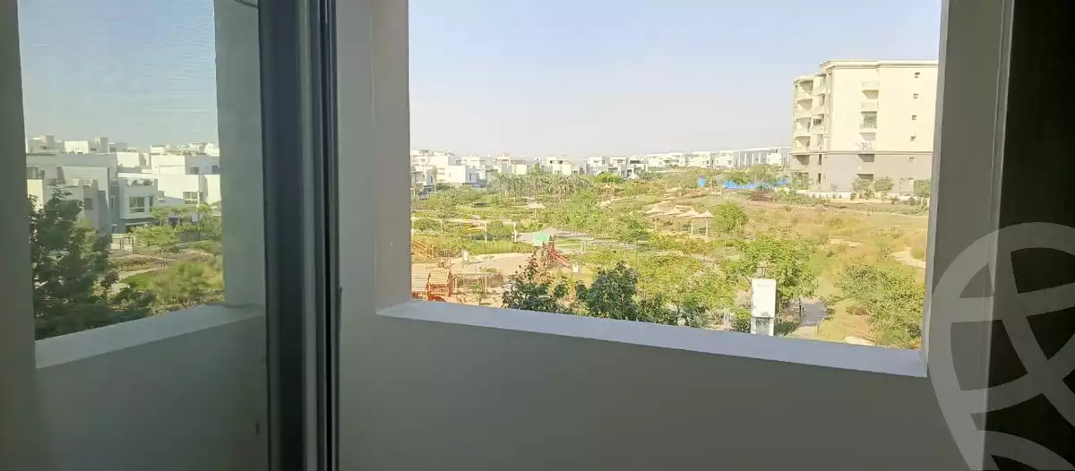 https://aqarmap.com.eg/ar/listing/6259840-for-rent-cairo-new-cairo-compounds-hyde-park-centre-ville-hyde-park