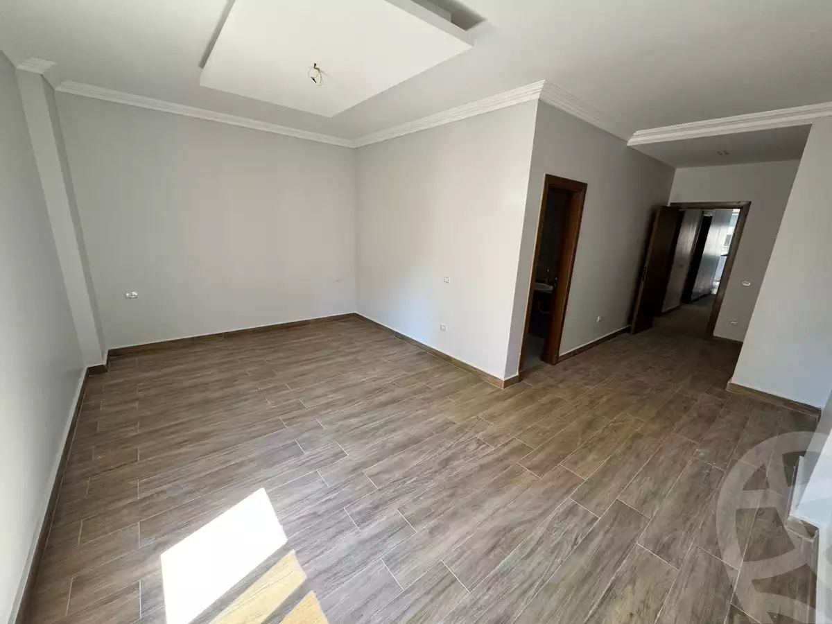 https://aqarmap.com.eg/ar/listing/6353078-for-rent-cairo-new-cairo-compounds-el-mostashareen-compound