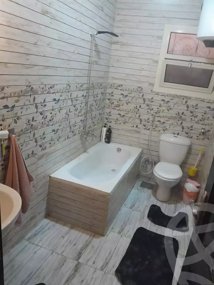 https://aqarmap.com.eg/en/listing/6356557-for-sale-cairo-el-haram-el-lebeny-soltan-khattab-st