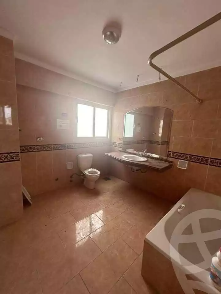 https://aqarmap.com.eg/ar/listing/6357645-for-sale-alexandria-lauran-shr-bw-qyr-tryq-lhry