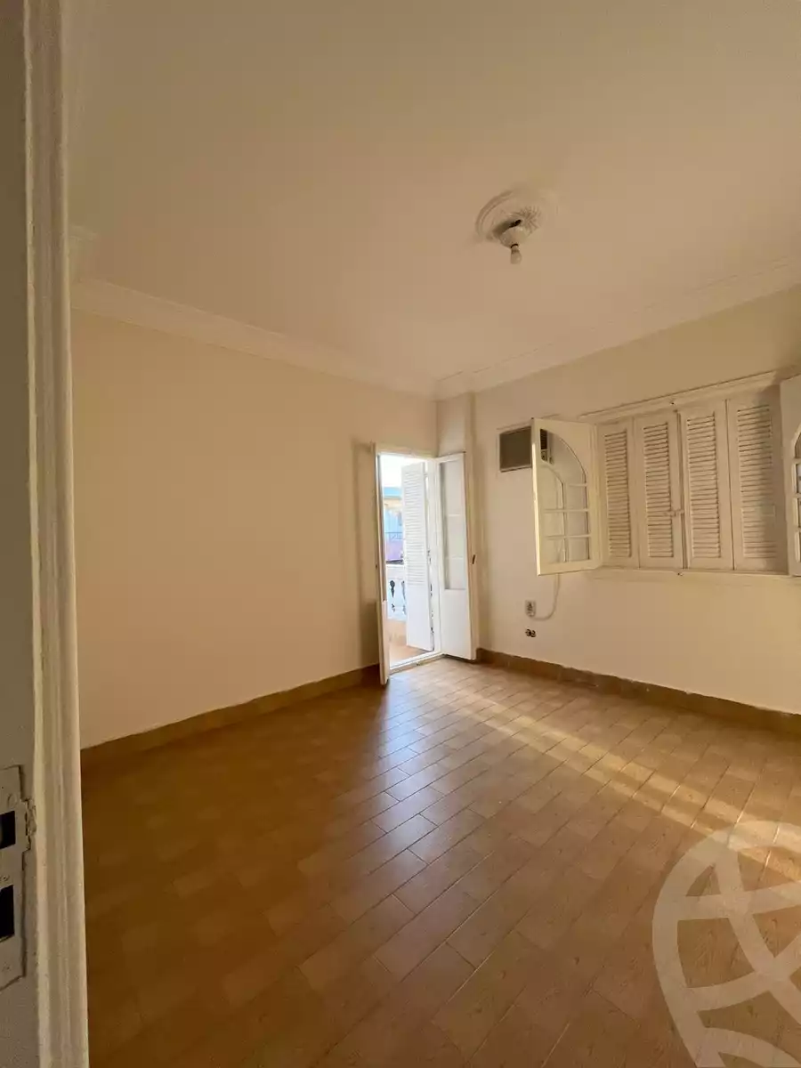 https://aqarmap.com.eg/ar/listing/6361993-for-sale-cairo-new-cairo-el-ahyaa-first-neighborhood-street-1