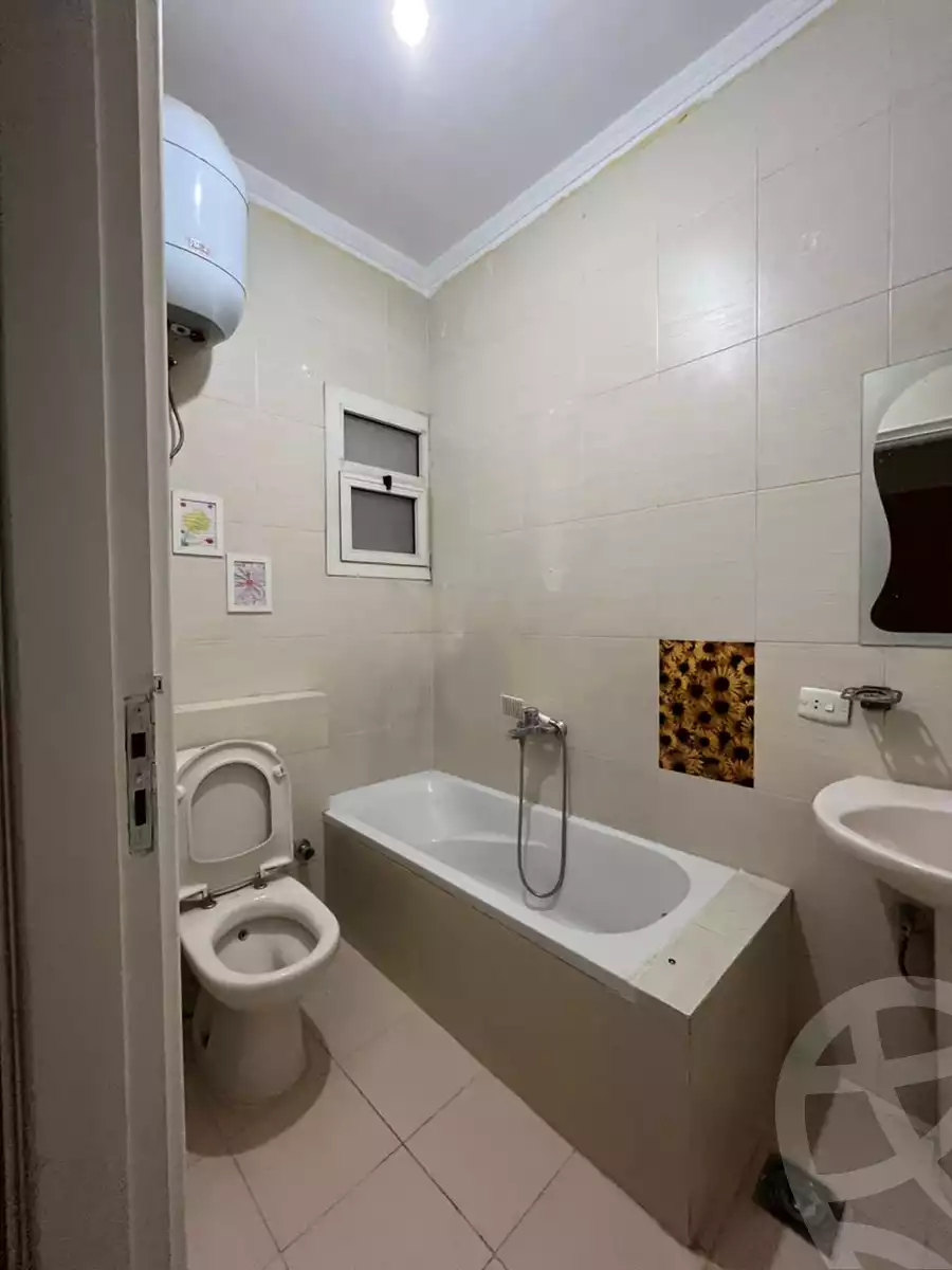 https://aqarmap.com.eg/ar/listing/6361993-for-sale-cairo-new-cairo-el-ahyaa-first-neighborhood-street-1
