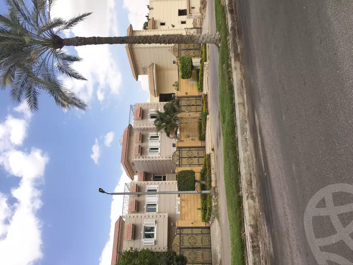 https://aqarmap.com.eg/ar/listing/6363179-for-sale-cairo-al-oubour-compounds-golf-city