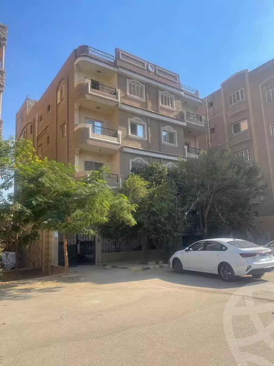 https://aqarmap.com.eg/ar/listing/6363676-for-sale-cairo-6th-of-october-el-ahyaa-neighborhood-1st-seventh-neighborhood