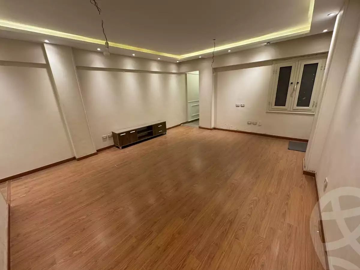 https://aqarmap.com.eg/ar/listing/6370360-for-sale-cairo-el-zaytun-lzytwn-lshrqy-shr-mstfy-bsh