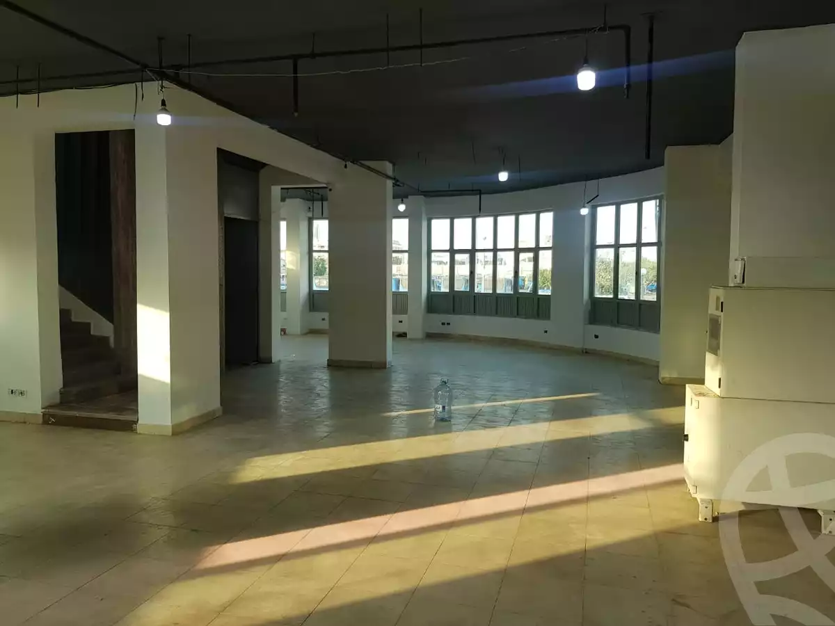 https://aqarmap.com.eg/ar/listing/6374750-for-rent-cairo-new-cairo-first-settlement-mhwr-mstfy-kml