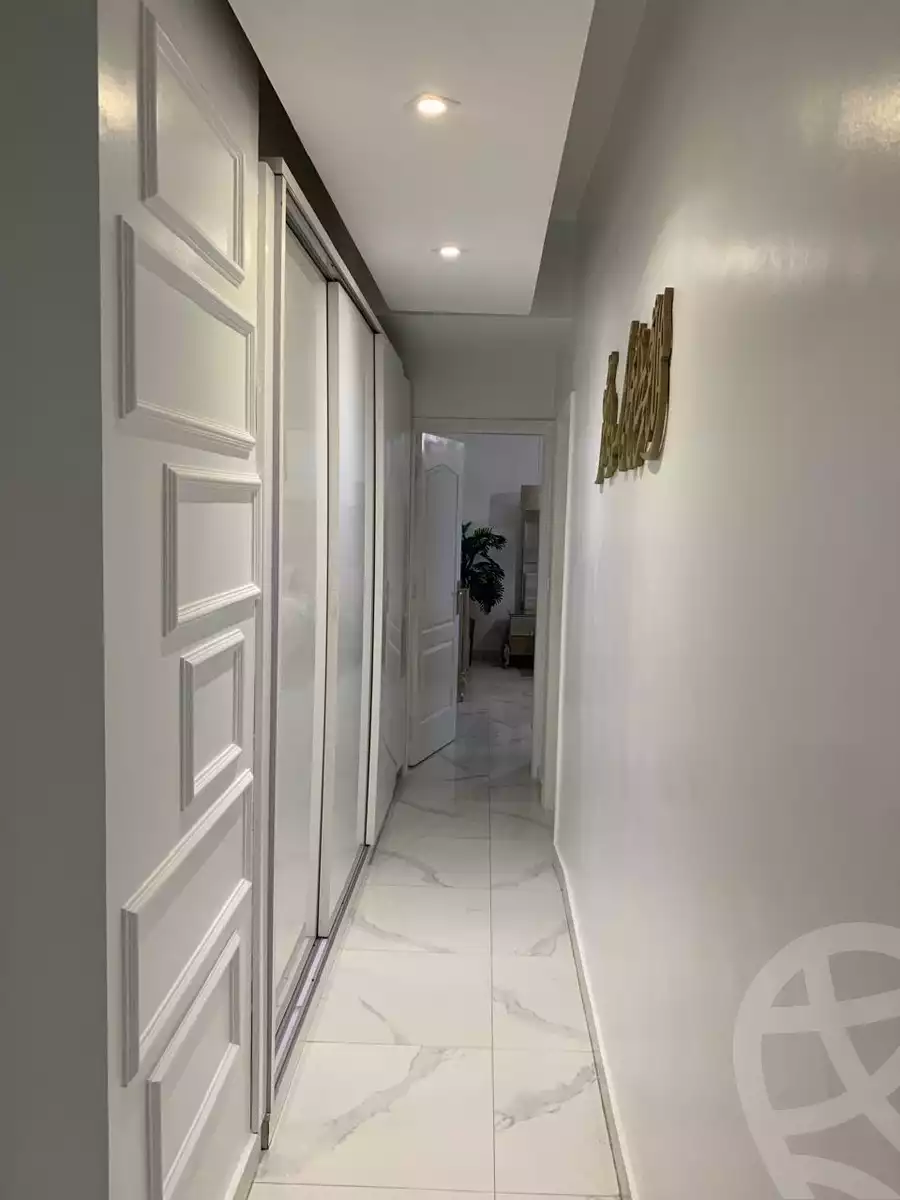https://aqarmap.com.eg/ar/listing/6375369-for-rent-cairo-new-cairo-compounds-kmbwnd-lnkhyl