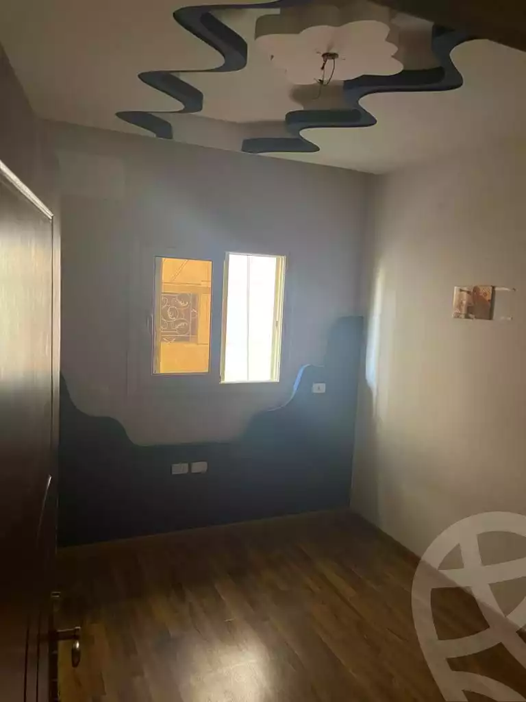 https://aqarmap.com.eg/en/listing/6375434-for-sale-cairo-new-cairo-compounds-el-mostashareen-compound