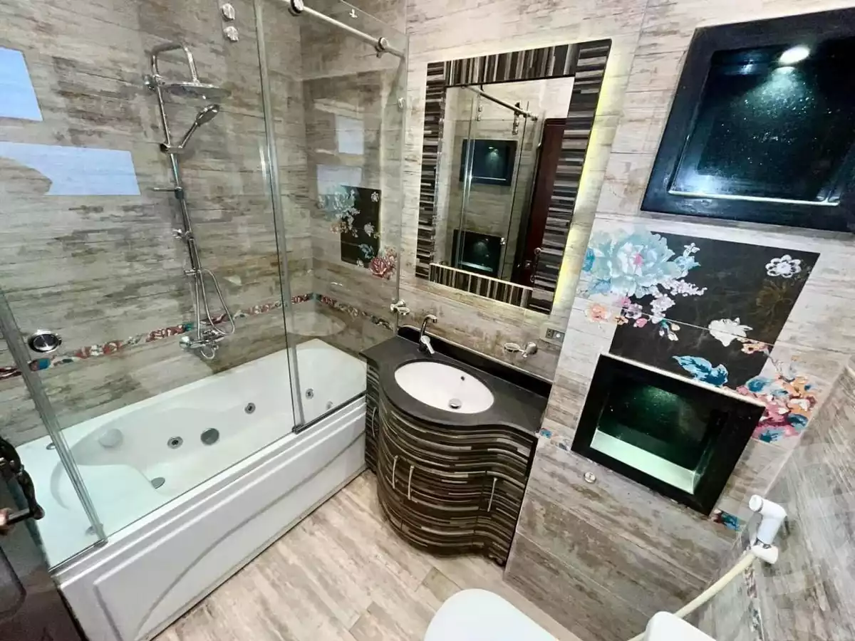 https://aqarmap.com.eg/en/listing/6375434-for-sale-cairo-new-cairo-compounds-el-mostashareen-compound