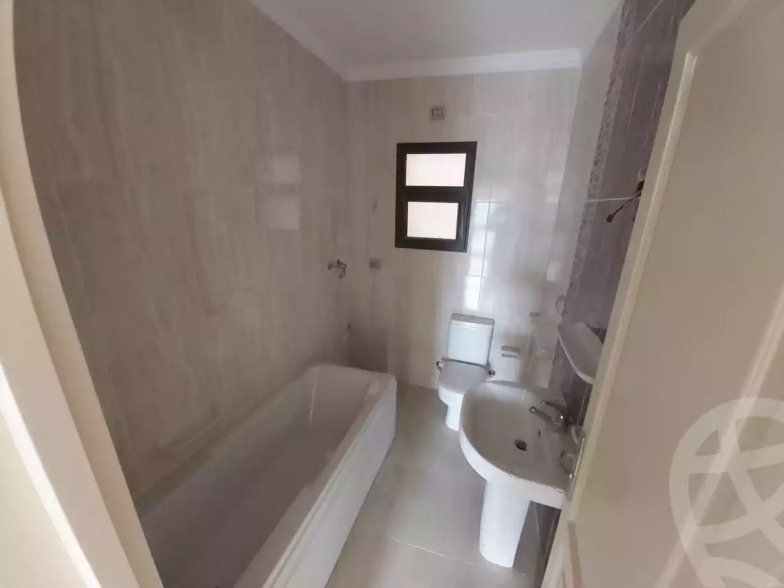 https://aqarmap.com.eg/ar/listing/6376395-for-rent-cairo-new-cairo-madinaty-eighth-zone-buildings-madinaty-b-8