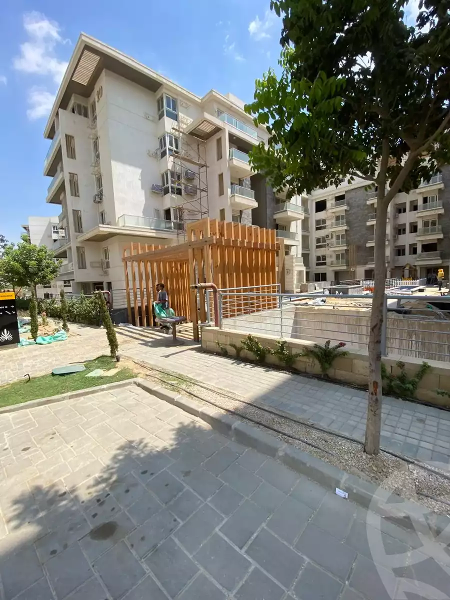 https://aqarmap.com.eg/ar/listing/6376897-for-sale-cairo-new-cairo-compounds-mwntn-fyw-y-syty-club-park-mountain-view-icity