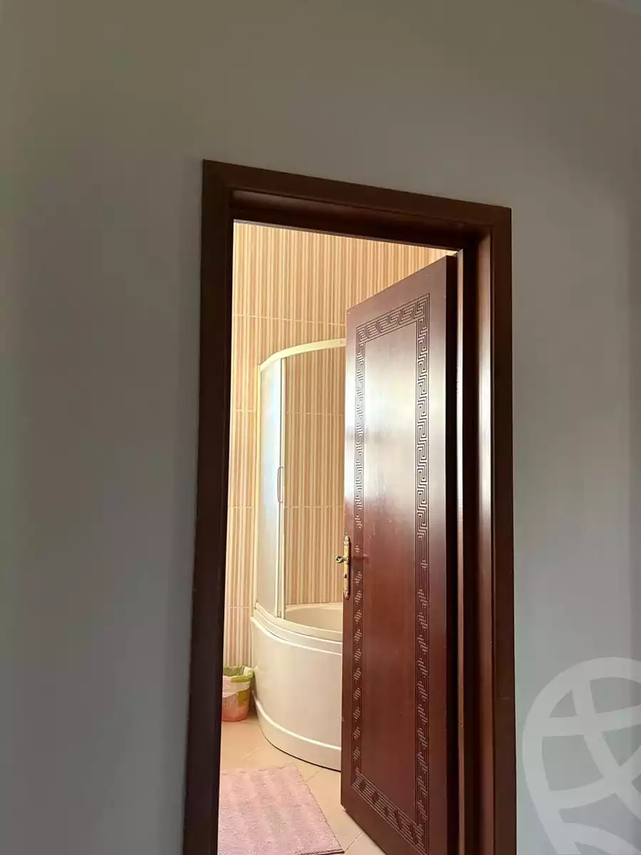 https://aqarmap.com.eg/en/listing/6377034-for-sale-cairo-el-sheikh-zayed-city-compounds-el-rabwa