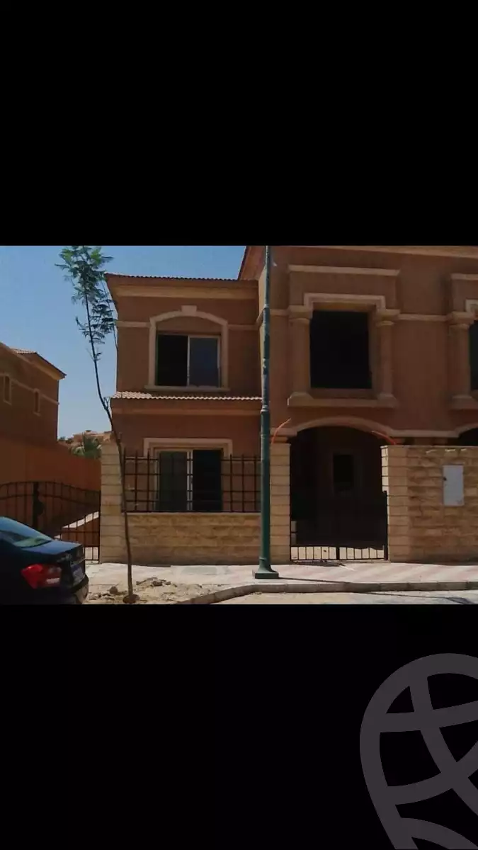 https://aqarmap.com.eg/ar/listing/6379529-for-sale-cairo-el-sheikh-zayed-city-compounds-royal-meadows
