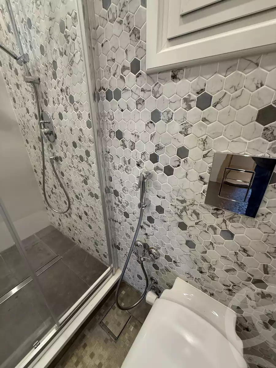https://aqarmap.com.eg/ar/listing/6379641-for-rent-cairo-6th-of-october-compounds-october-plaza