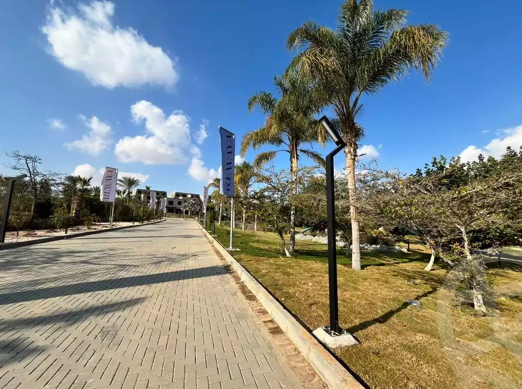 https://aqarmap.com.eg/ar/listing/6379647-for-sale-cairo-el-sheikh-zayed-city-compounds-rewaya-compound-siac