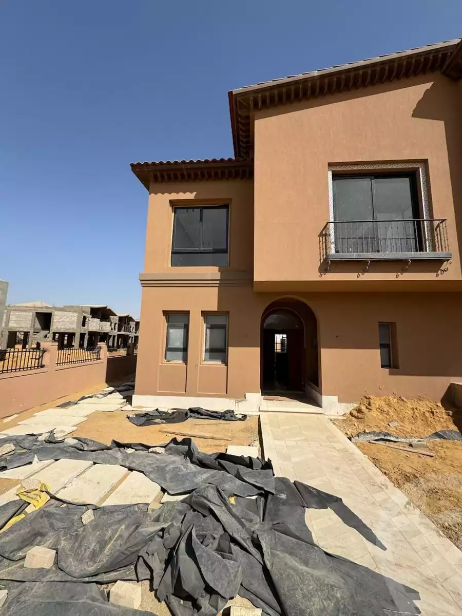 https://aqarmap.com.eg/ar/listing/6381060-for-sale-cairo-el-sheikh-zayed-city-compounds-kmbwnd-fyldj-wyst-dr-llttwyr