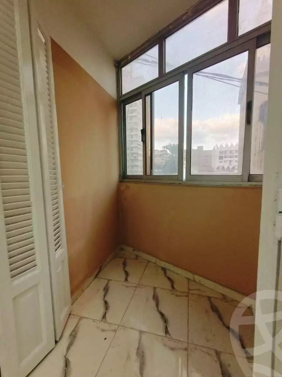https://aqarmap.com.eg/ar/listing/6386609-for-sale-alexandria-bahray-el-anfoshy-sidi-yakout-st