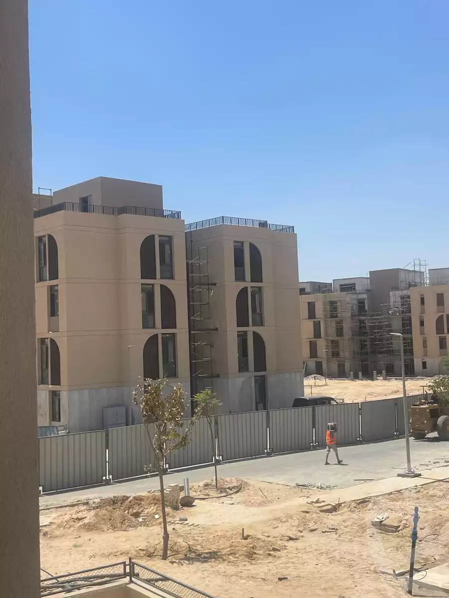 https://aqarmap.com.eg/en/listing/6397379-for-sale-cairo-el-sheikh-zayed-city-lshykh-zyd-ljdyd-vye
