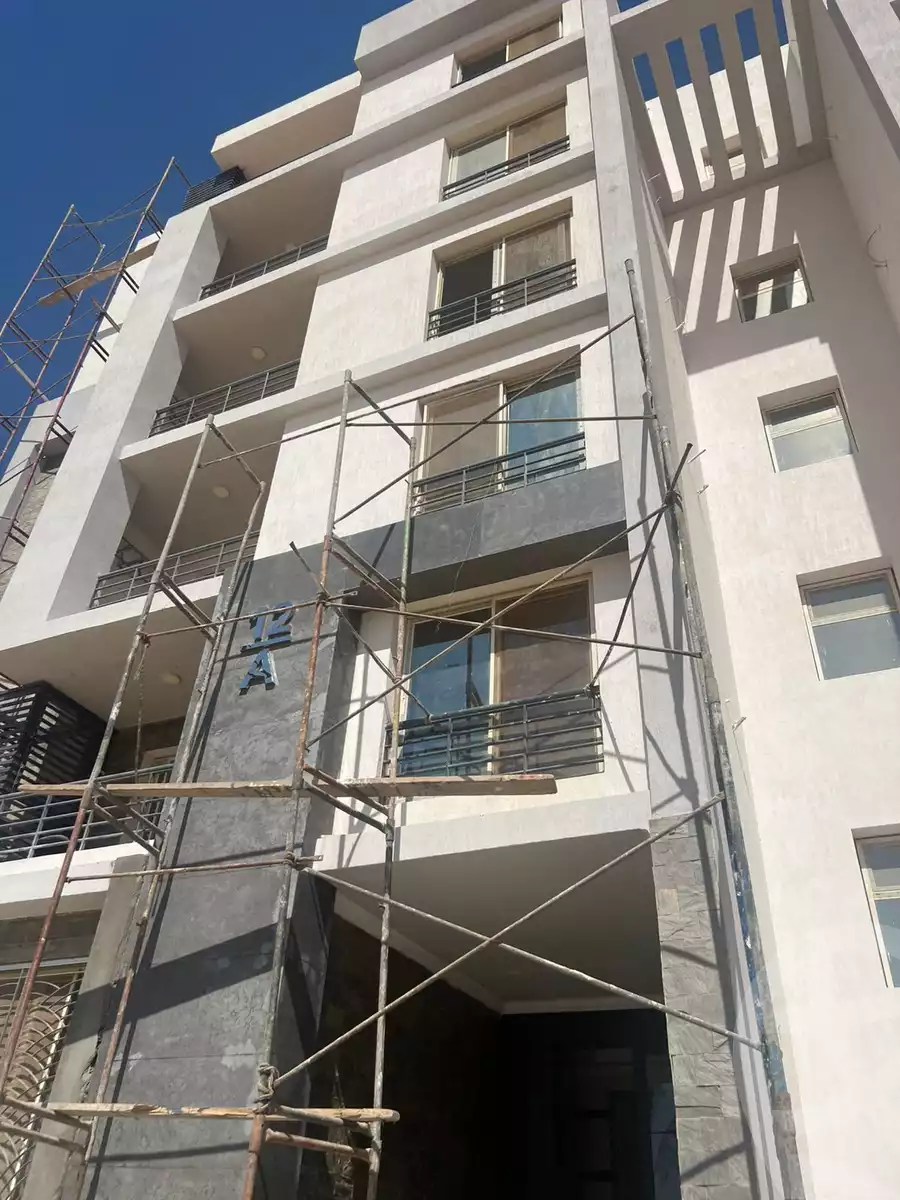 https://aqarmap.com.eg/en/listing/6400350-for-sale-cairo-el-sheikh-zayed-city-lshykh-zyd-ljdyd-west-view-residence-hdp