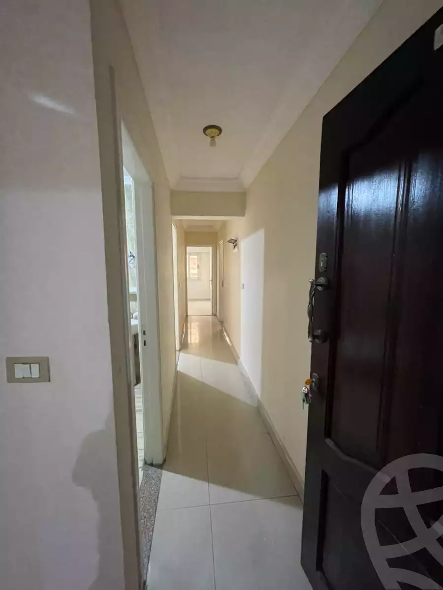 https://aqarmap.com.eg/ar/listing/6403061-for-sale-alexandria-ganaklis-shr-bw-qyr-tryq-lhry