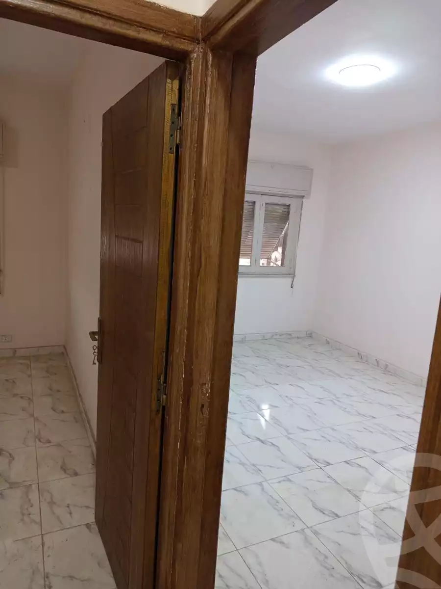 https://aqarmap.com.eg/en/listing/6405970-for-rent-cairo-downtown-bab-el-loaa-talaat-harb-st