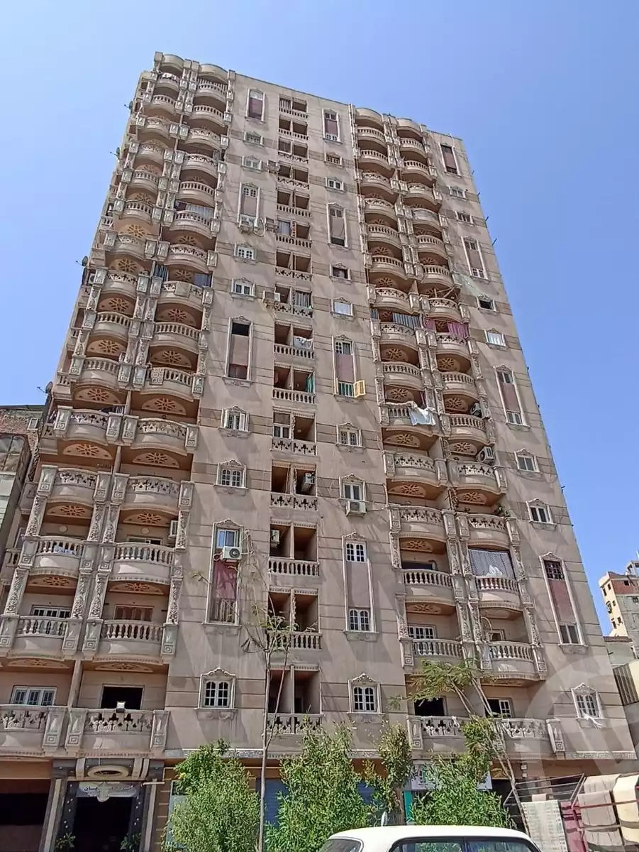 https://aqarmap.com.eg/ar/listing/6411114-for-sale-alexandria-moharram-bey-kanal-al-mahmoudeya-al-bahri-st