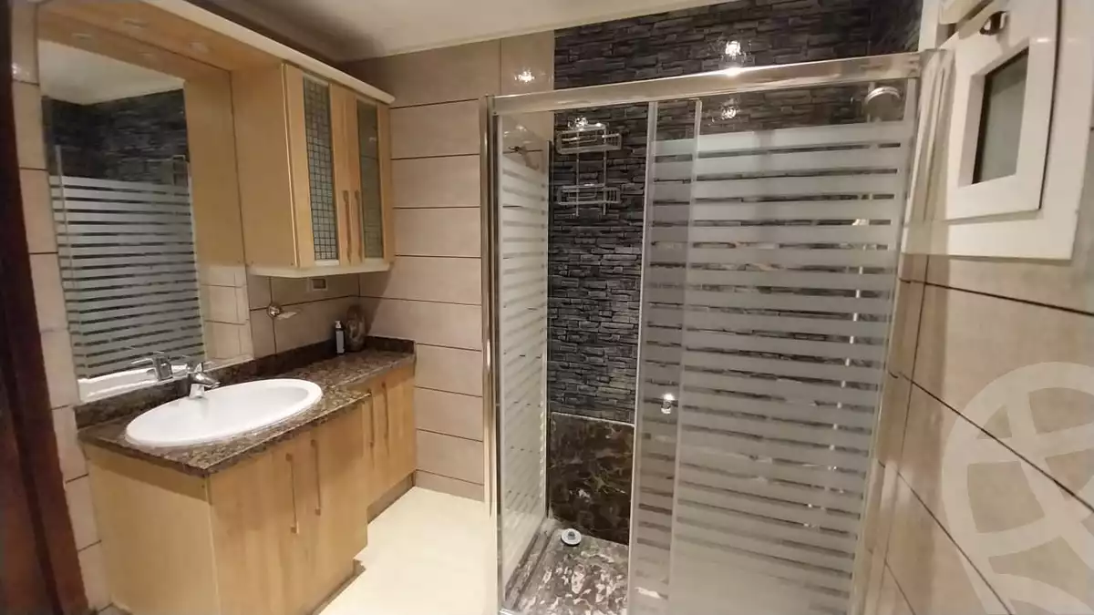 https://aqarmap.com.eg/ar/listing/6411650-for-sale-cairo-new-cairo-lrhb-city-mtdd-lrhb-radwan-allam-st