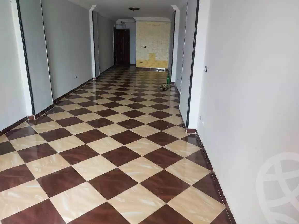 https://aqarmap.com.eg/ar/listing/6411114-for-sale-alexandria-moharram-bey-kanal-al-mahmoudeya-al-bahri-st