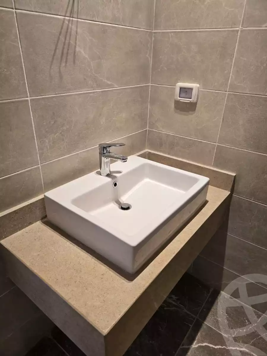 https://aqarmap.com.eg/ar/listing/6414540-for-rent-cairo-el-sheikh-zayed-city-compounds-kmbwnd-fyldj-wyst-dr-llttwyr
