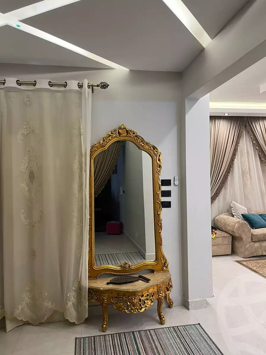 https://aqarmap.com.eg/ar/listing/6424370-for-sale-cairo-el-sheikh-zayed-city-compounds-el-khamayel