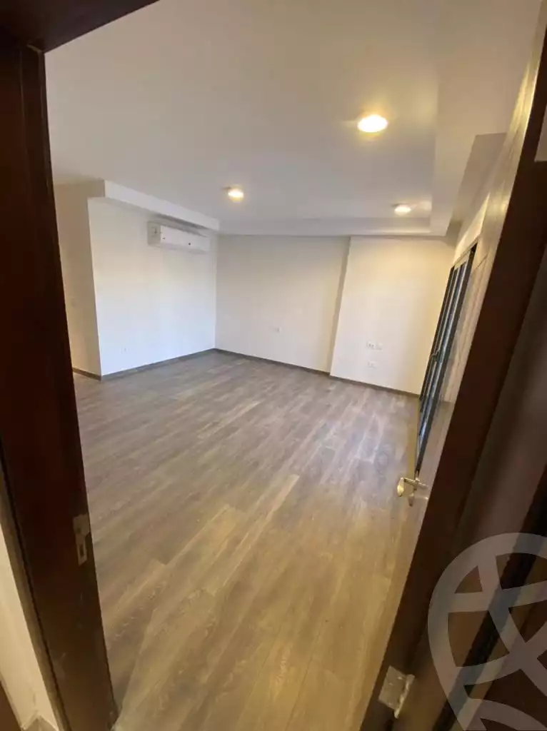 https://aqarmap.com.eg/en/listing/6425025-for-sale-cairo-el-sheikh-zayed-city-compounds-zyd-wr-llttwyr-z-tower