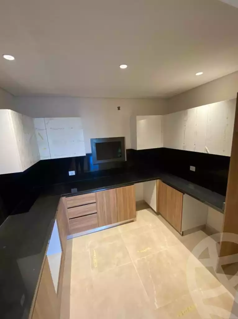 https://aqarmap.com.eg/ar/listing/6425138-for-sale-cairo-el-sheikh-zayed-city-compounds-zyd-wr-llttwyr-z-tower